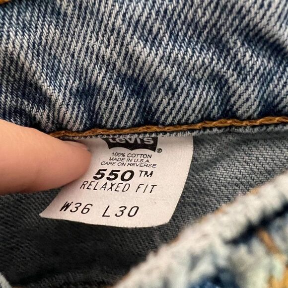 Vintage Levi's red tab 550s relaxed fit light wash distressed jeans 90s baggy 36 - Picture 8 of 9